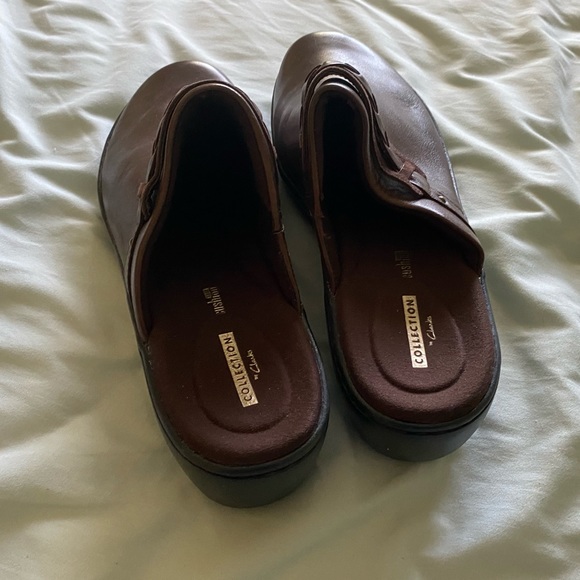 Clarks Brown Leather Clogs - Picture 3 of 6